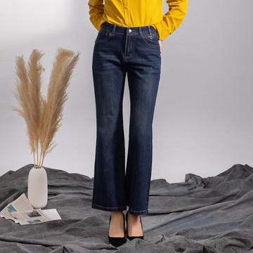 【ICare】三角飾片超修飾 微喇叭牛仔褲(M-XL) | 修身牛仔褲