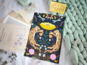 動物系列-英國限量薄棉布料-黑底宮庭老虎布書衣-布書套A5/25K