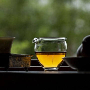 【茶品名】🍵公道杯 過濾 分茶器高硼硅加厚錘紋玻璃公道杯分茶器耐熱功夫茶具高顏值茶海帶嘴出水
