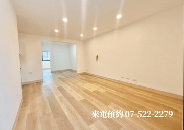 ￥瑞隆核心商圈｜陽台進出輕軌三房美寓｜高雄市前鎮區精忠街