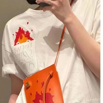 臺灣出貨🔥25新款聯名宮崎駿卡西法小火苗刺繡圓領短袖寬鬆潮牌男女情侶T恤