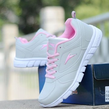 2025春秋運動鞋女休閑鞋大碼跑步鞋皮面防水旅游鞋波鞋輕便女鞋