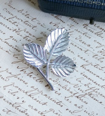 Vintage Jewelry Sarah cov 薄荷葉 小巧銀色調 葉子 別針 胸針