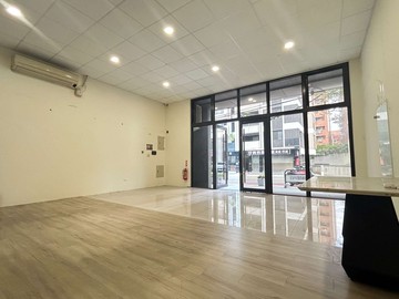 內壢車站商圈 百川豐硯 大落地窗黃金店面｜桃園市中壢區榮安八街