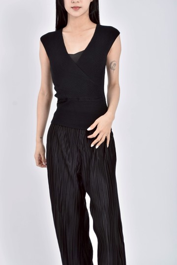 (S) 質感針織無袖黑色上衣