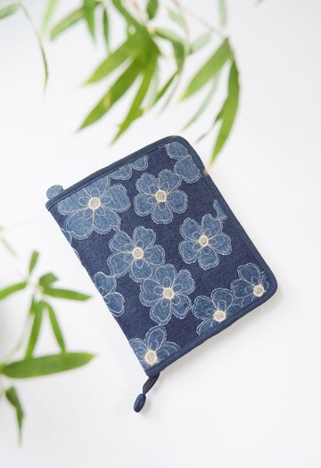 牛仔立體花朵 防水輕便 可放翻頁器 電子書閱讀器包輕巧防水