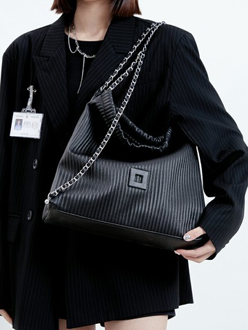 2024早春新款休閒大容量托特包斜挎通勤褶皺百搭單肩包時尚腋下包 雙11全館免運