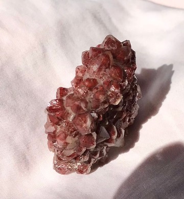 紅水晶隱山 紅晶簇 水晶簇 水晶花 水晶原礦 擺設 原石 crystal