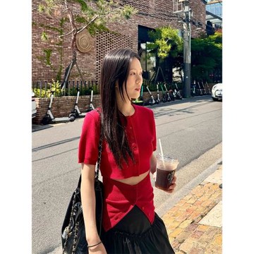 韓國摸摸頭露腰紅色上衣設計感短款圓領兩件套短袖針織開衫女春夏