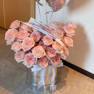 ❀【花中世界】❀成品高級感曼塔抱抱桶仿真花驚喜禮物送女朋友生日禮物送閨蜜