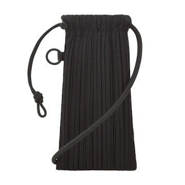 ISSEY MIYAKE 三宅一生 PP 褶皺迷你斜背包-黑