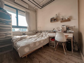 愛河景觀｜近農十六美術館｜次高樓層兩房＋車位｜高雄市三民區中華二路