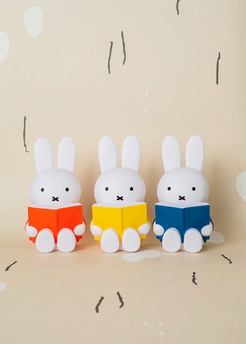 🚚快速出貨 米飛兔70周年【Miffy 米菲兔商店】Miffy 米菲兔閱讀公仔存錢筒 - 中號 經典三色