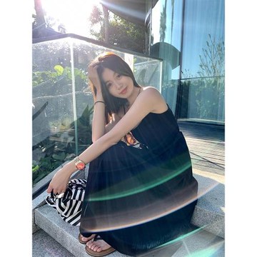 曾小咸 高級感海邊度假白色吊帶連衣裙女夏季沙灘旅游長裙子套裝