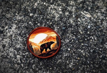 【去走走刺繡布貼】Sunset Valley Bear Stroll 夕陽山谷熊行