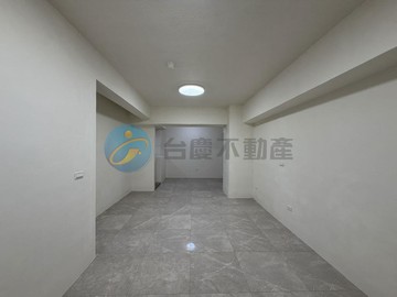 前鋒國宅一樓面庭園｜翻新三房｜近內惟車站｜高雄市鼓山區九如四路
