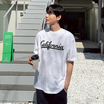 正韓california草寫字母印花短T 4色 YUPPIE 預購商品  0320