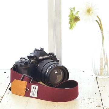 3.5cm寬 可調長度相機背帶 / 花卉刺繡條紋