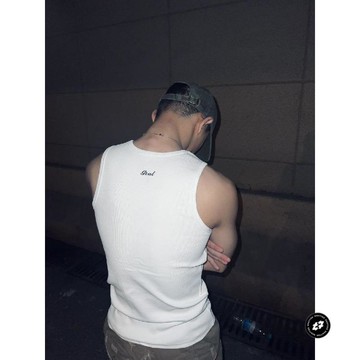 健身背心男夏季美式休閒大碼運動修身彈力純色繡花無袖肌肉背心男士排汗運動背心 男士透氣薄款坎肩上衣 男士運動訓練無袖T恤