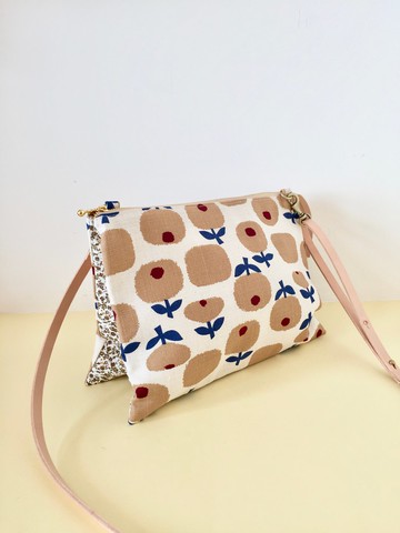 斜背包 可擴充 三層 單拉鏈 真皮 可調式 皮帶 拼布