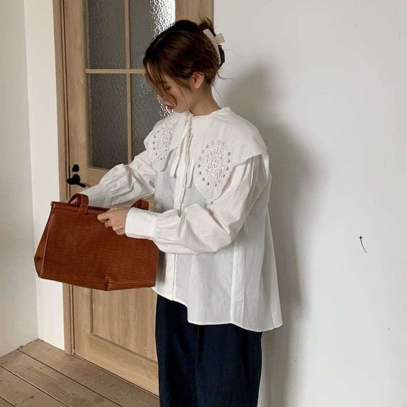2color ビッグカラーブラウス 刺繍襟付きシャツ 前開き 長袖 ボリューム袖 リボン 刺繍 衿付き 紺 クラシック ボタニカル ボヘミアン 2color ビッグカラーブラウス 刺繍襟付きシャツ 前開き 長袖