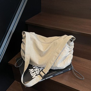 Bag House👜 日係防水尼龍餃子包運動斜挎包男女大容量託特包騎行鬆弛感單肩包