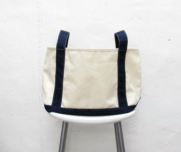 EVERYTHING IN BETWEEN 帆布書袋 — 小