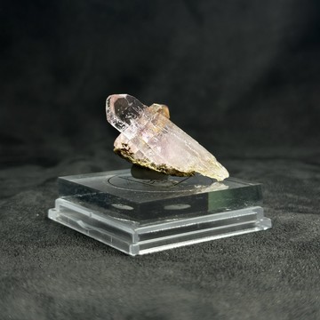 克魯茲紫水晶｜ 珍稀礦 Vera Cruz 克魯茲紫水晶 圖桑帶回 天然水晶 空間擺件 S25BO11-004 附日本製展示盒