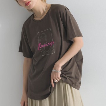 日本 le colis - 接觸冷感 紅鶴刺繡印花休閒上衣-咖啡