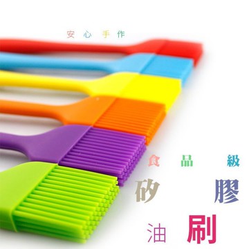台灣現貨💯食品級矽膠燒烤刷【二種規格】烤肉刷 一體式設計耐高溫不掉毛 矽膠油刷 醬料刷 蛋液刷 烘焙刷