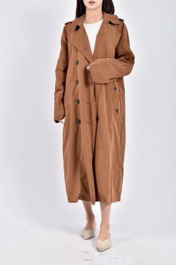 (F) 排扣棕色外套