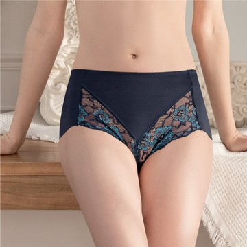 【Clany可蘭霓】 台灣製無痕蕾絲速乾透氣舒適 L-2XL 內褲 藍色 5958-57