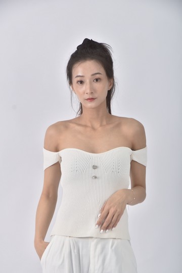 (S) 【安于晴Charlene私服】mipinge質感白色短袖上衣