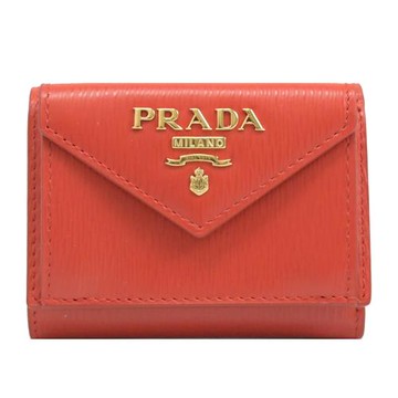 PRADA 1MH021 浮雕LOGO水波紋三折扣式小短夾.紅