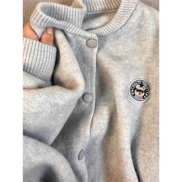 軟糯小熊刺繡毛衣外套女2025新款秋冬圓領外搭加厚針織衫開衫上衣