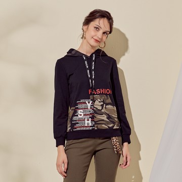 CLL巧玲瓏 大口袋迷彩拼接個性帽T 0743603