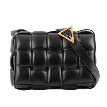 BOTTEGA VENETA 小羊皮Padded Cassette枕頭編織包（黑色/金釦） _廠商直送