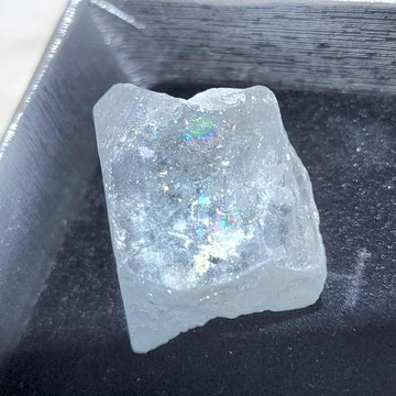 寶石級巴基斯坦海水藍寶原礦晶體230217-46號 ~好人緣、對應喉輪、增加溝通能力、也是旅行及以海維生職業的護身符