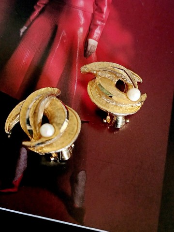 vintage jewelry  BSK 霧金立體雙旋葉 夾式耳環