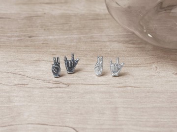 Love & peace | 針式耳環 925純銀 可改夾式 手勢耳環 情人禮物