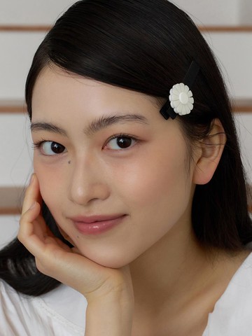 Delicate Satin-Wrapped Daisy Hair Pin [WHITE]