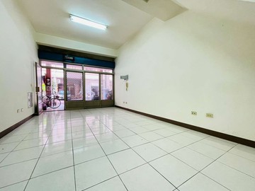 翎(專)桂林商圈騎樓可停車正街上住三透天｜高雄市小港區新昌街