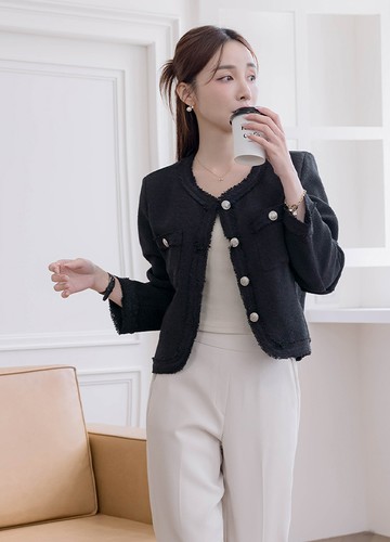 銀色徽章釦小香外套