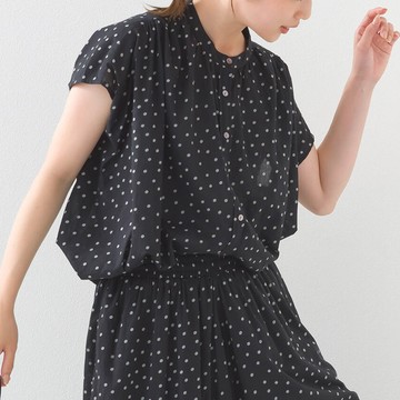 日本 OMNES - 100%印度棉 輕盈寬版襯衫式上衣-圓點-黑