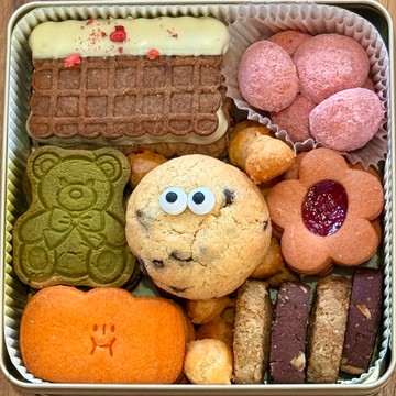 馬上開心！【奶油小聲】經典慶祝餅乾鐵盒小盒