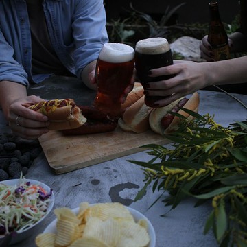 今晚就要呼搭啦~【Tossware】Pint 寶特環保酒杯系列 - 啤酒杯 18oz (12個/組) 露營野餐 海灘派對 慶生狂歡 環保酒杯 可重複使用 輕巧好攜帶