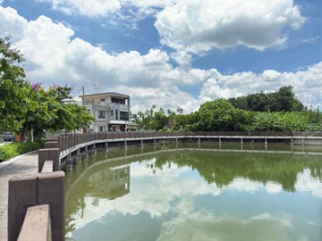 屏東市夢幻湖畔獨棟大地坪車墅(Y2Q2)屋況極佳｜屏東縣屏東市新興街