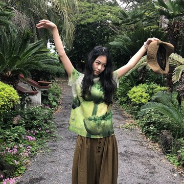 青檸綠印花上衣 / 壓褶短袖小衫 / 油畫感彈力 T 恤