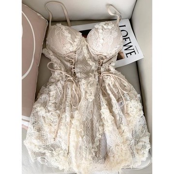 唯鯨法式蕾絲泳衣女裙式高級感連體遮肚顯瘦帶鋼圈吊帶性感泳裝