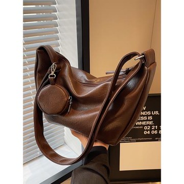 大容量包包女式百搭2025新款高級感小眾設計寬帶斜挎包休閑餃子包